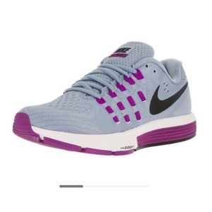 Nike air zoom vomero 11 gray pink cushioned running shoe